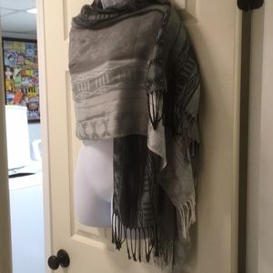 NWOT Pashmina Wrap
